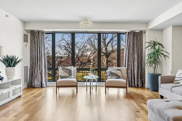 $2,049,000 | 165 Tremont Street, Unit 301, Boston, MA 02111