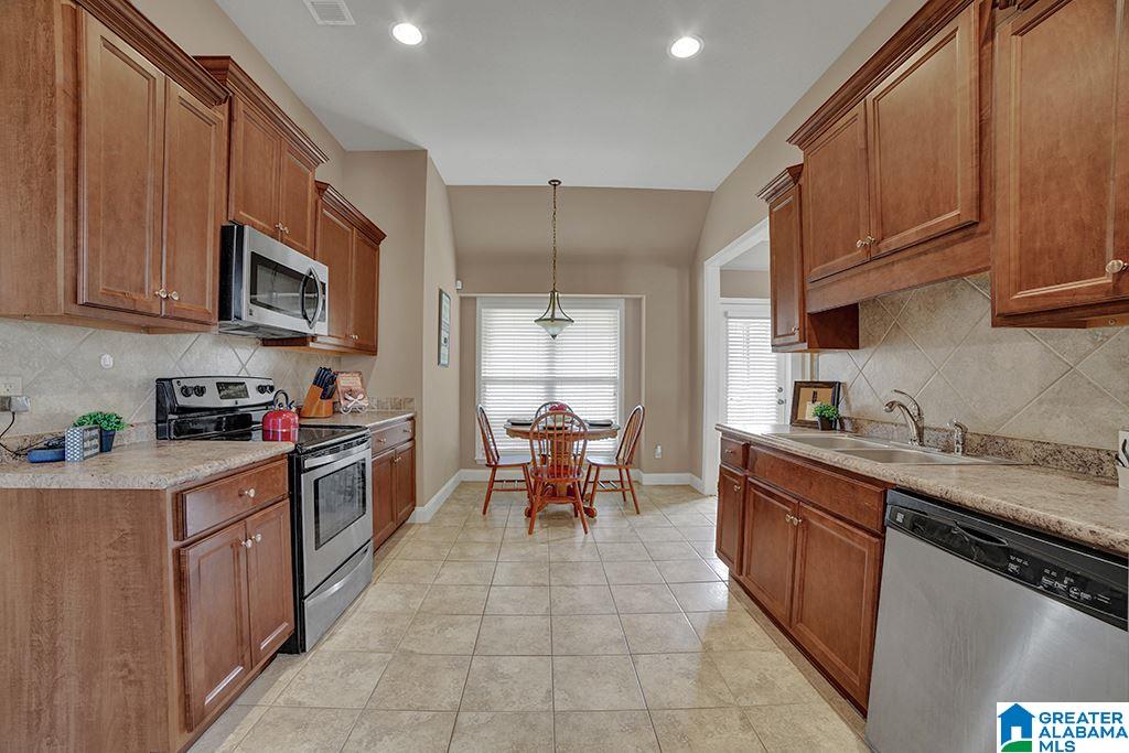 5186 Meadow Lake Trail Bessemer, AL 35020 - Photo 8 of 33