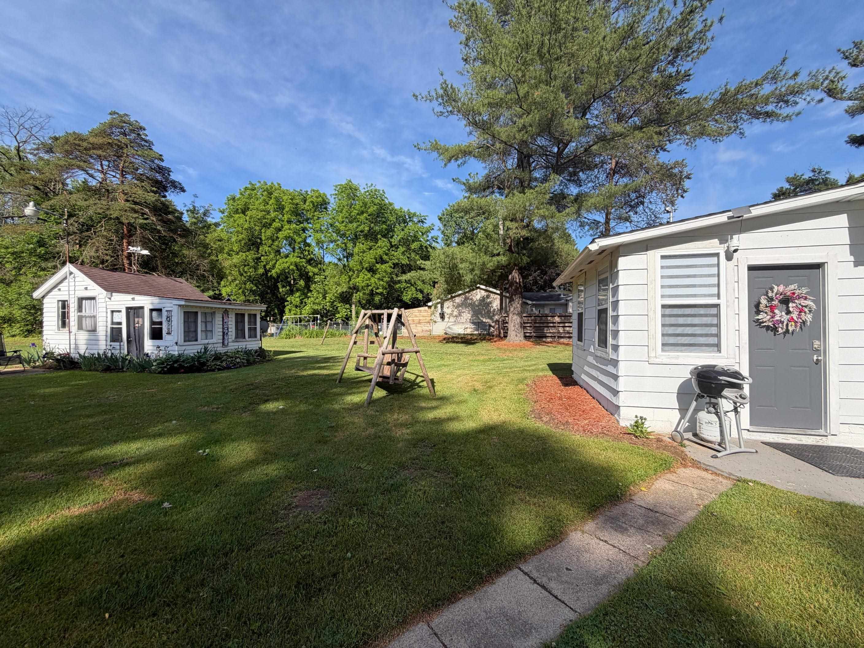 1079 West Moore Road Saginaw, MI 48601 - Photo 46 of 63 50211118-7c8f2b12-cbff-40fd-a2b9-1b2e87049340.JPG
