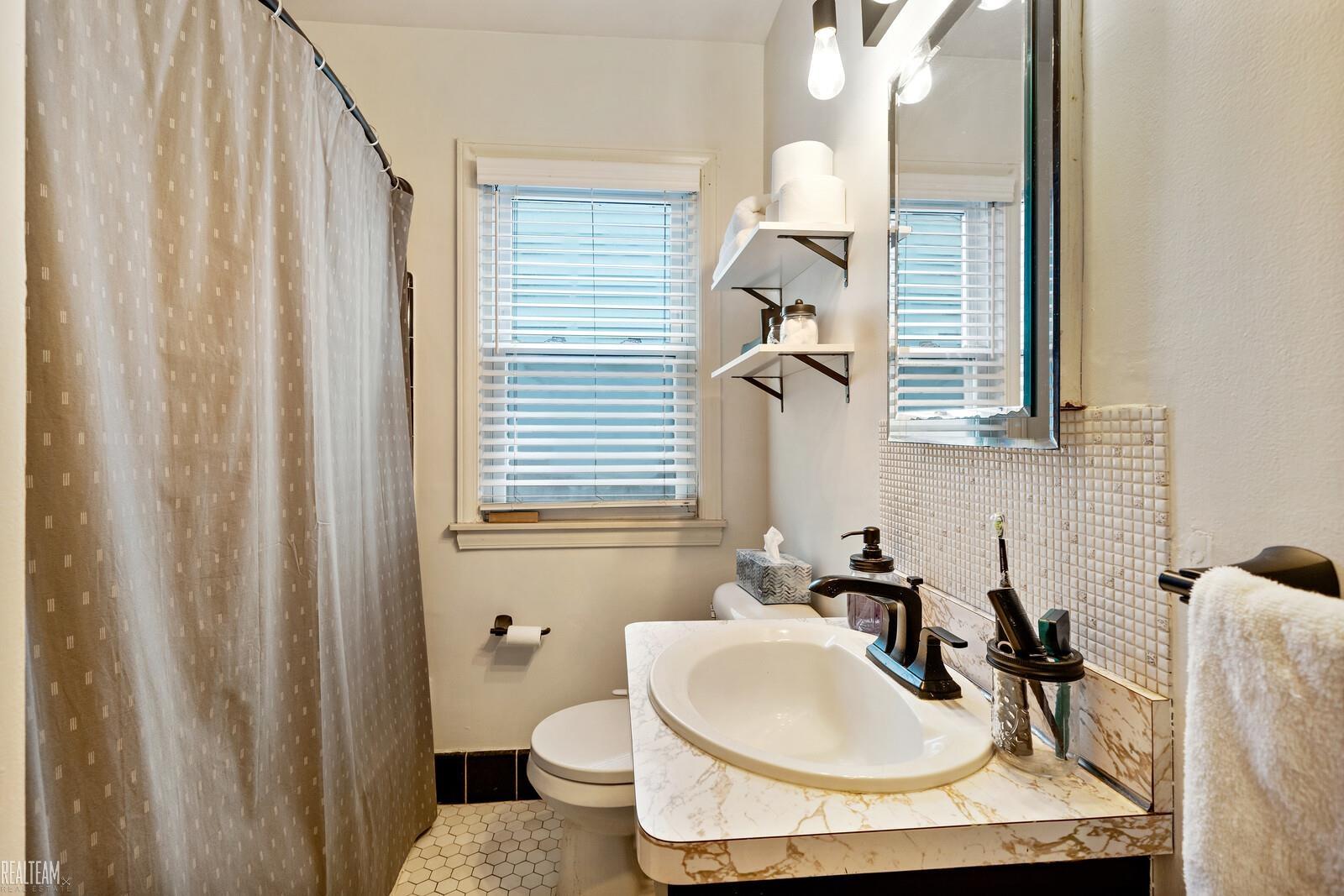 2924 Crooks Road Royal Oak, MI 48073 - Photo 16 of 30