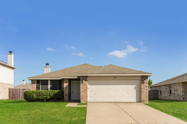 $1,865 | 1413 Erin Court, Burleson, TX 76028