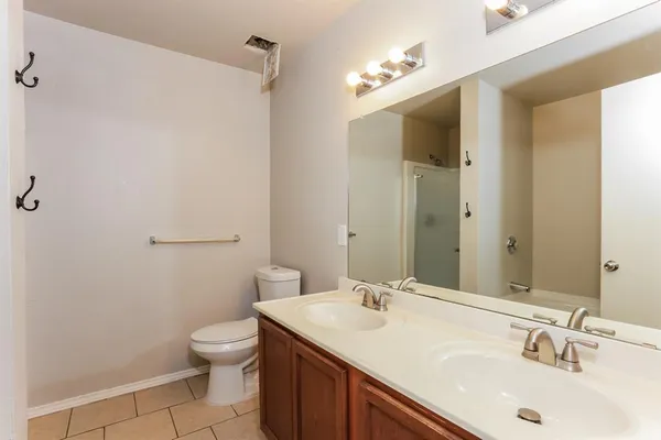 $1,840 | 1413 Erin Court, Burleson, TX 76028
