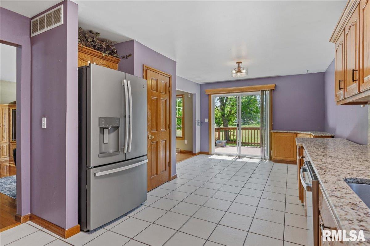 3908 Greenfield Drive Springfield, IL 62704 - Photo 13 of 51