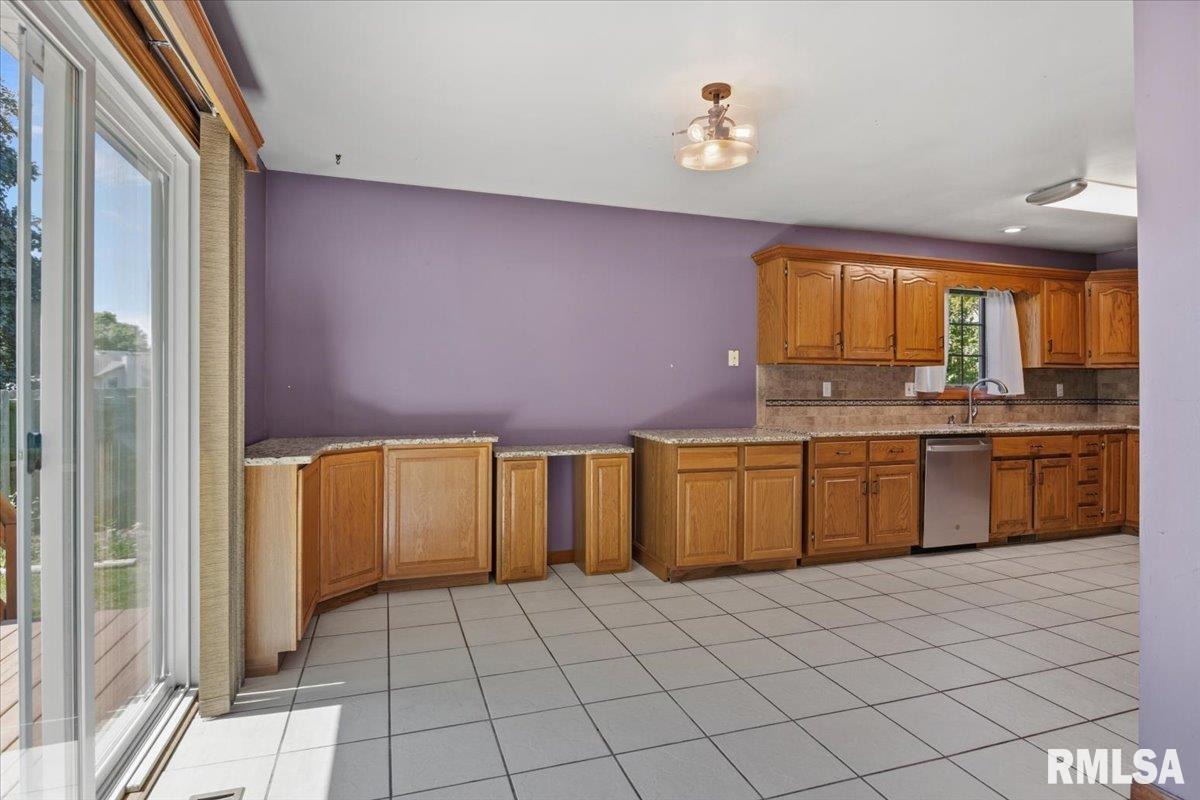 3908 Greenfield Drive Springfield, IL 62704 - Photo 15 of 51
