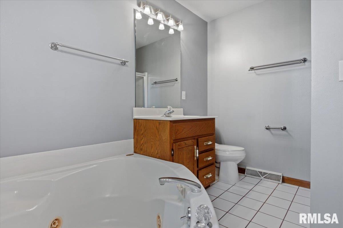 3908 Greenfield Drive Springfield, IL 62704 - Photo 22 of 51