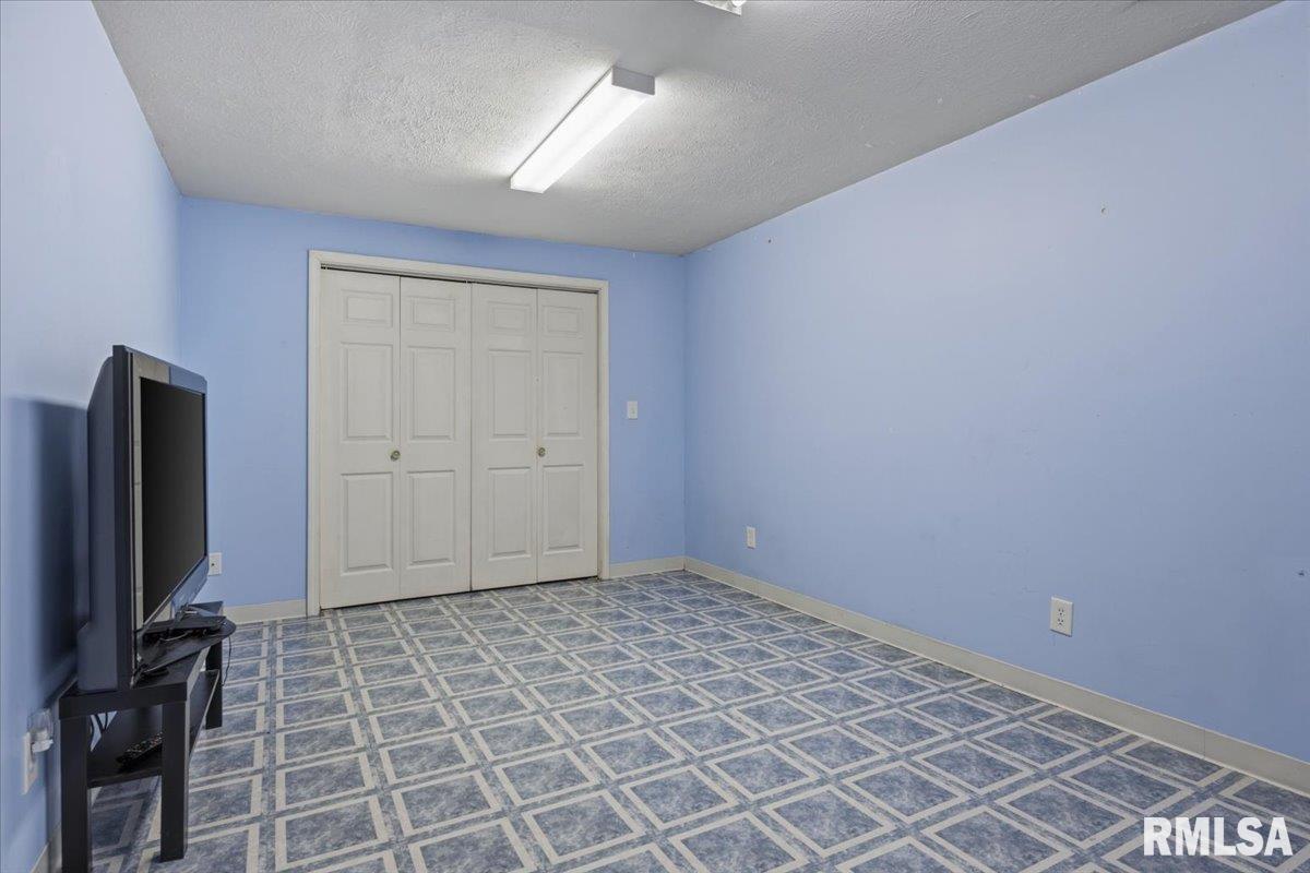 3908 Greenfield Drive Springfield, IL 62704 - Photo 40 of 51