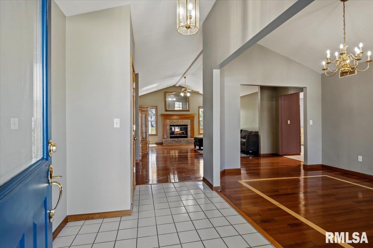 3908 Greenfield Drive Springfield, IL 62704 - Photo 4 of 51