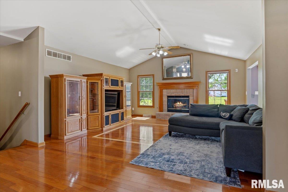 3908 Greenfield Drive Springfield, IL 62704 - Photo 8 of 51
