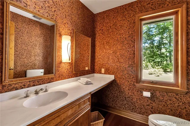 $899,900 | 70 Muirfield Drive, Elma, NY 14052