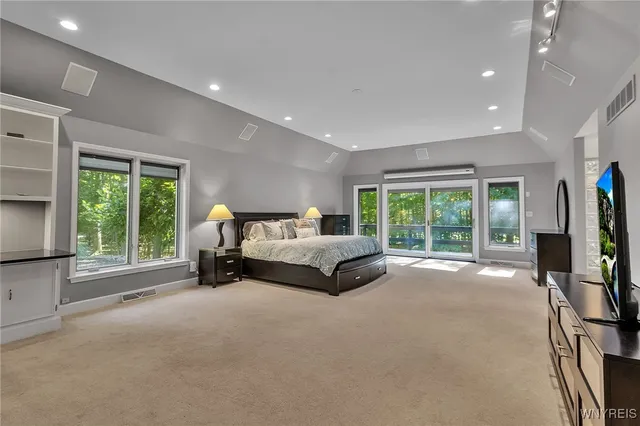 $899,900 | 70 Muirfield Drive, Elma, NY 14052