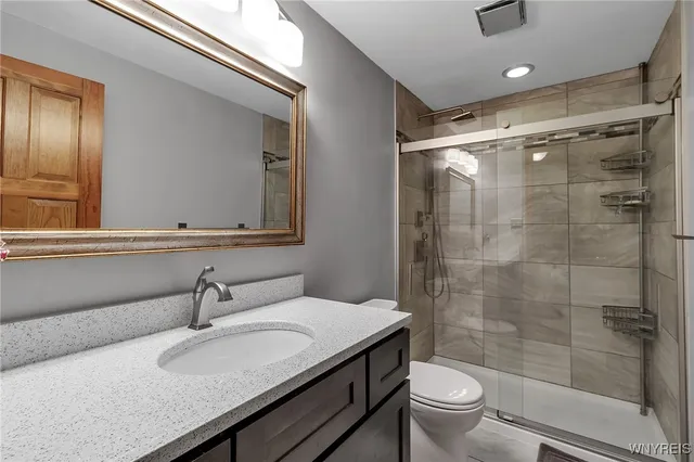 $899,900 | 70 Muirfield Drive, Elma, NY 14052