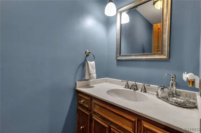 $899,900 | 70 Muirfield Drive, Elma, NY 14052