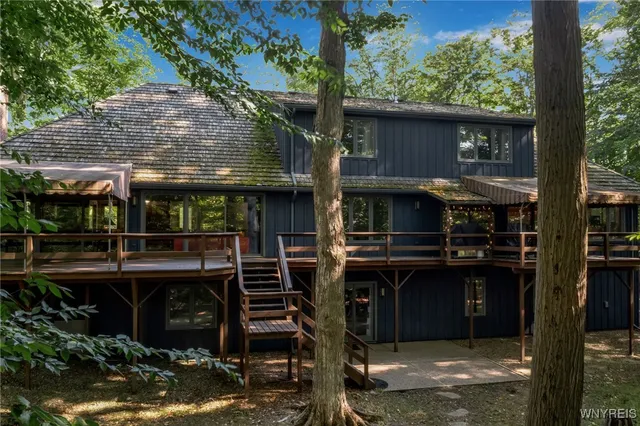 $899,900 | 70 Muirfield Drive, Elma, NY 14052