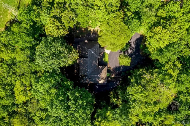 $899,900 | 70 Muirfield Drive, Elma, NY 14052