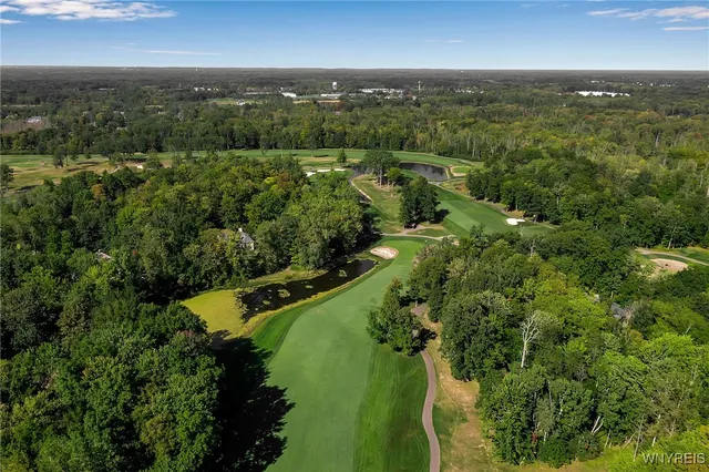 $899,900 | 70 Muirfield Drive, Elma, NY 14052