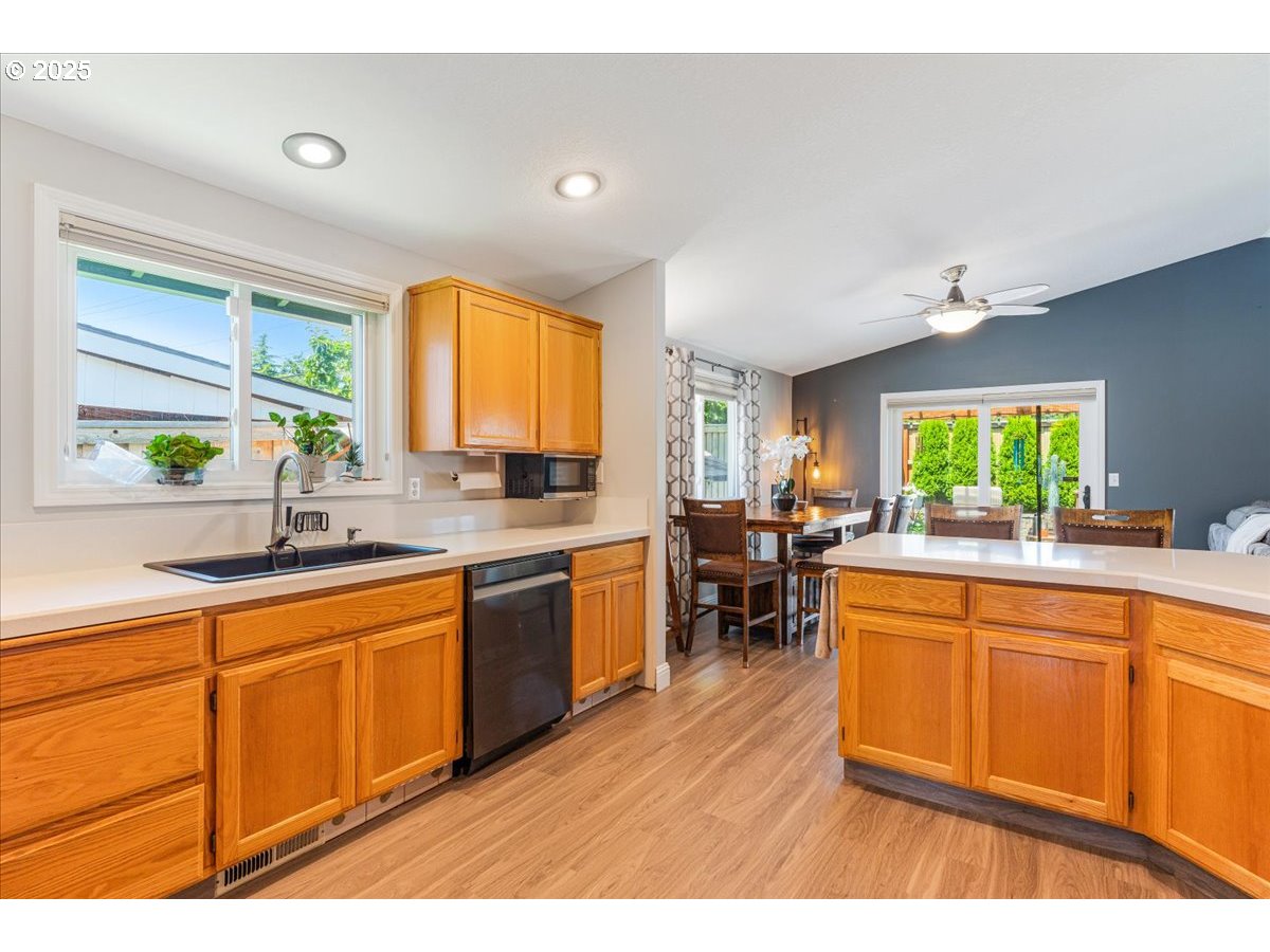 8212 Northeast Snowberry Loop Vancouver, WA 98664 - Photo 15 of 30