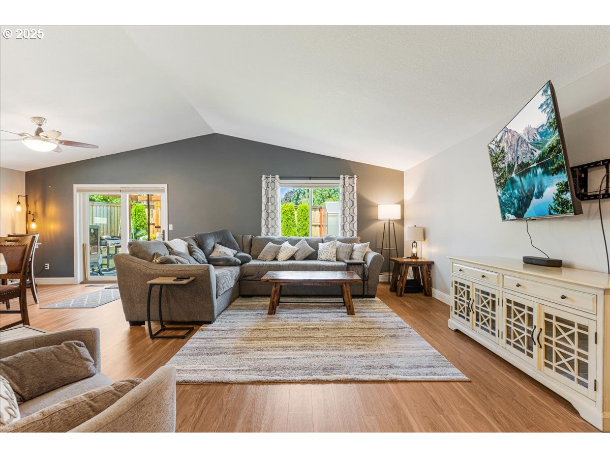 8212 Northeast Snowberry Loop Vancouver, WA 98664 - Photo 7 of 30