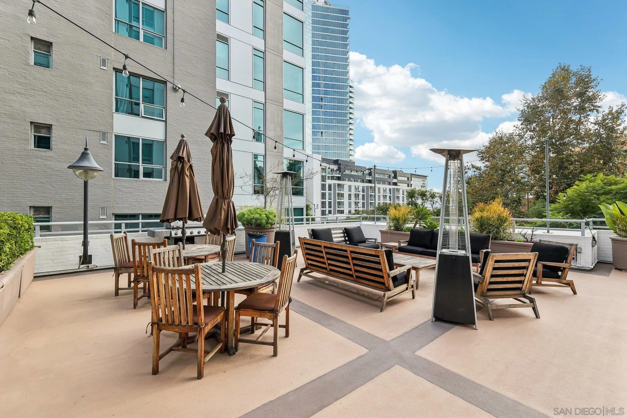 206 Park Boulevard, Unit 307 San Diego, CA 92101 - Photo 41 of 42 a view of outdoor space with seating