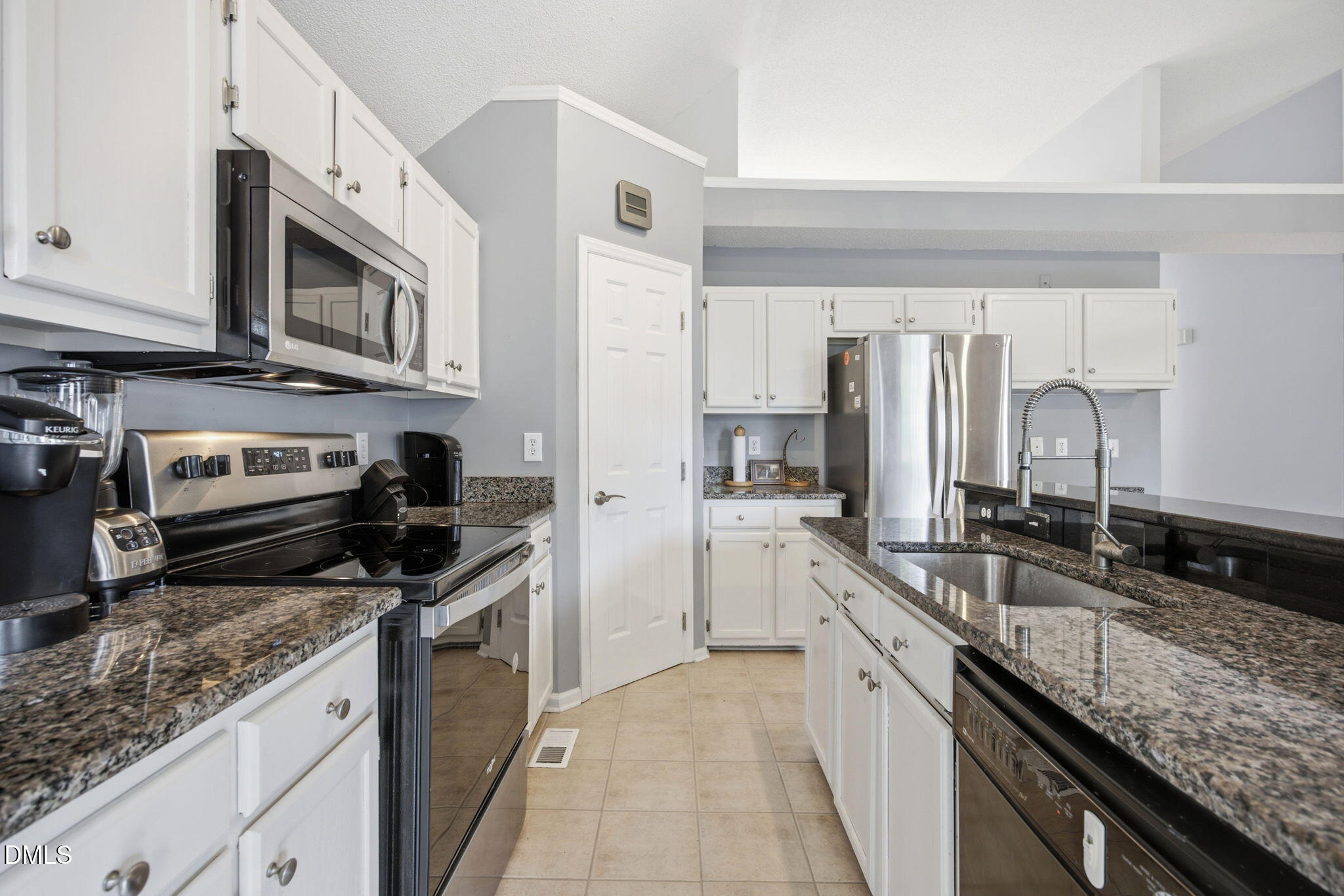 11113 North Radner Way Raleigh, NC 27613 - Photo 10 of 24 29-web-or-mls-IMG_3945