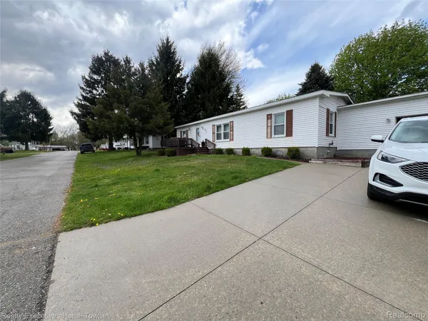 $59,500 | 2211 Mark Street, Unit 69, Croswell, MI 48422