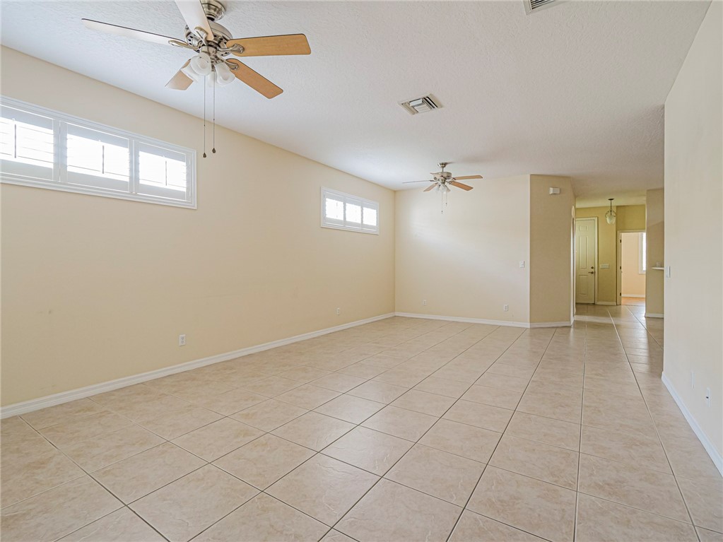 7530 15th Lane Vero Beach, FL 32966 - Photo 5 of 20