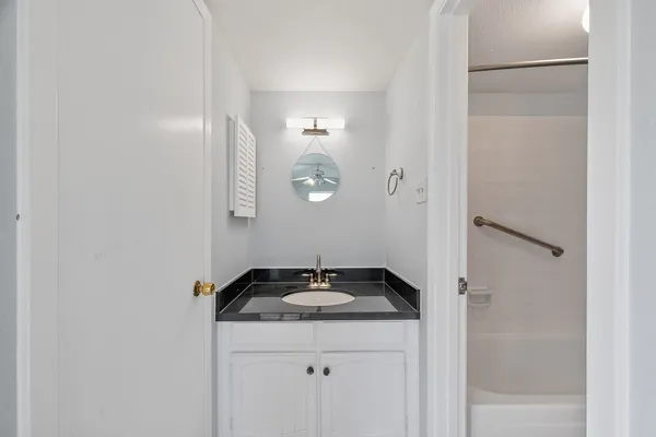 $1,700 | 18220 Vinland Drive, Unit 8220, Houston, TX 77058