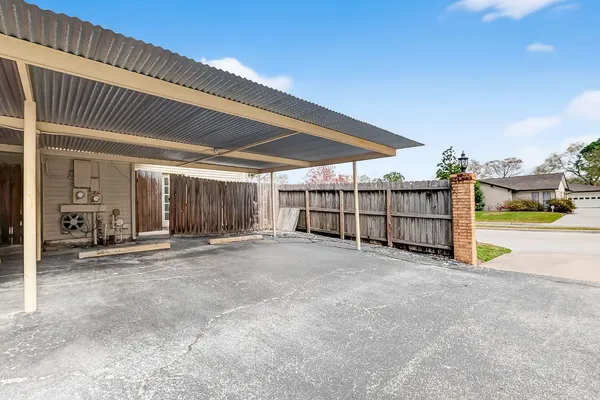 $1,700 | 18220 Vinland Drive, Unit 8220, Houston, TX 77058