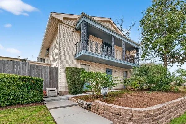 $1,700 | 18220 Vinland Drive, Unit 8220, Houston, TX 77058
