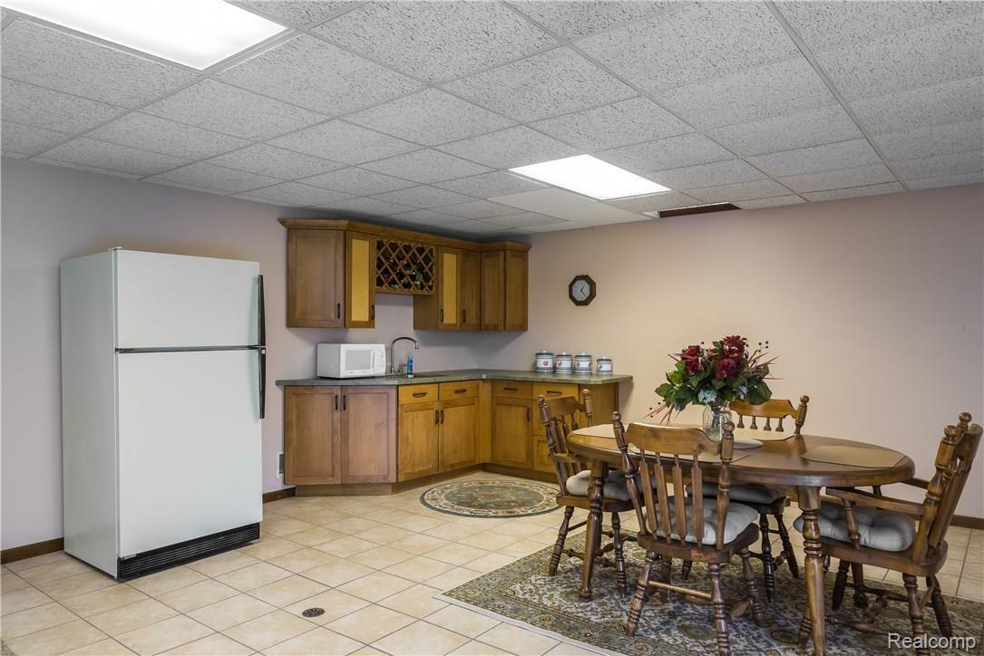 3270 Hixon Road Rochester, MI 48306 - Photo 24 of 34 24.jpg
