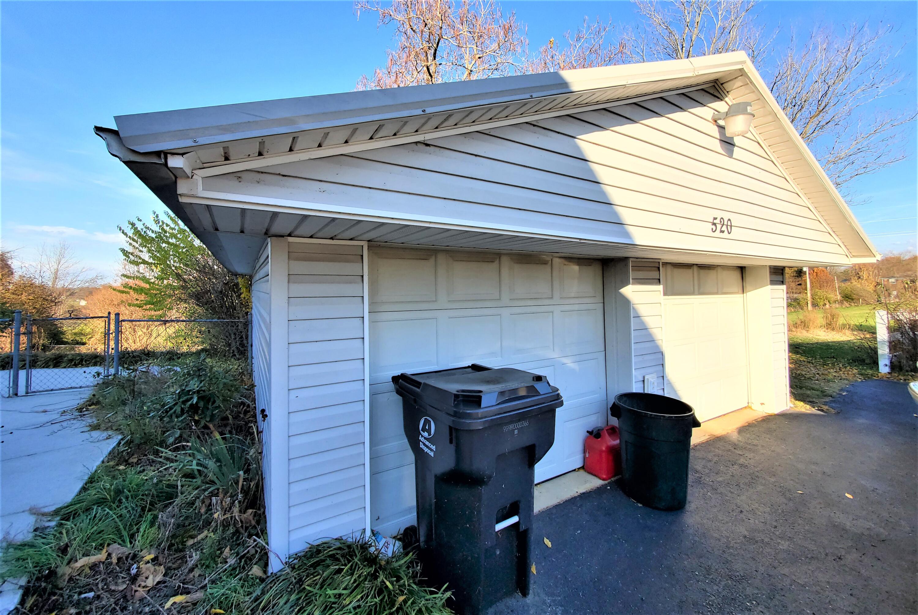 520 Menelaus Road Berea, KY 40403 - Photo 14 of 76 520 Menelaus 31''