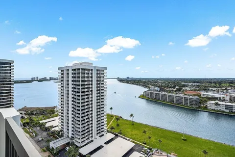 $1,200,000 | 108 Lakeshore Drive, Unit 38PH, North Palm Beach, FL 33408