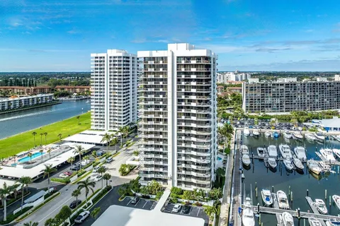 $1,200,000 | 108 Lakeshore Drive, Unit 38PH, North Palm Beach, FL 33408