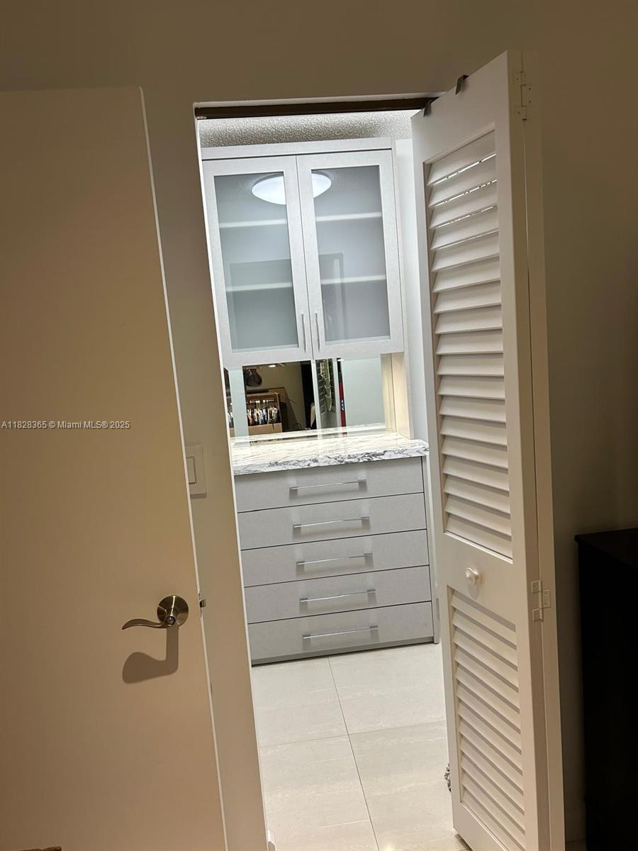 Kendale Lakes Miami, FL 33183 - Photo 7 of 12 a bathroom with a bathtub