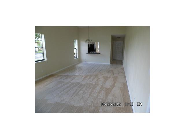 575 Banks Road, Unit 22 Margate, FL 33063 - Photo 8 of 10 Dining Room