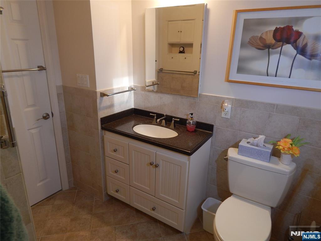 10 Lewis Road Montvale, NJ 07645 - Photo 15 of 20