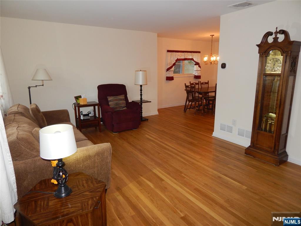 10 Lewis Road Montvale, NJ 07645 - Photo 5 of 20