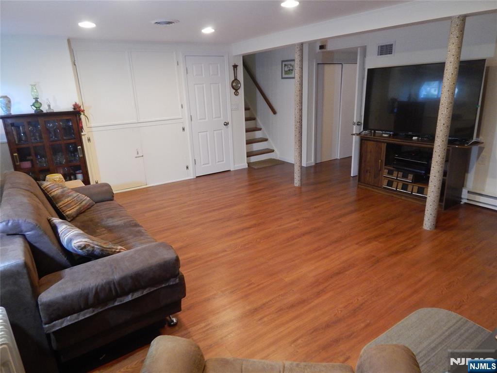 10 Lewis Road Montvale, NJ 07645 - Photo 9 of 20