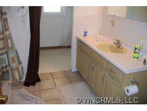 147 Fallen Oaks Lane Rutherfordton, NC 28139 - Photo 6 of 7 Gallery Image 6