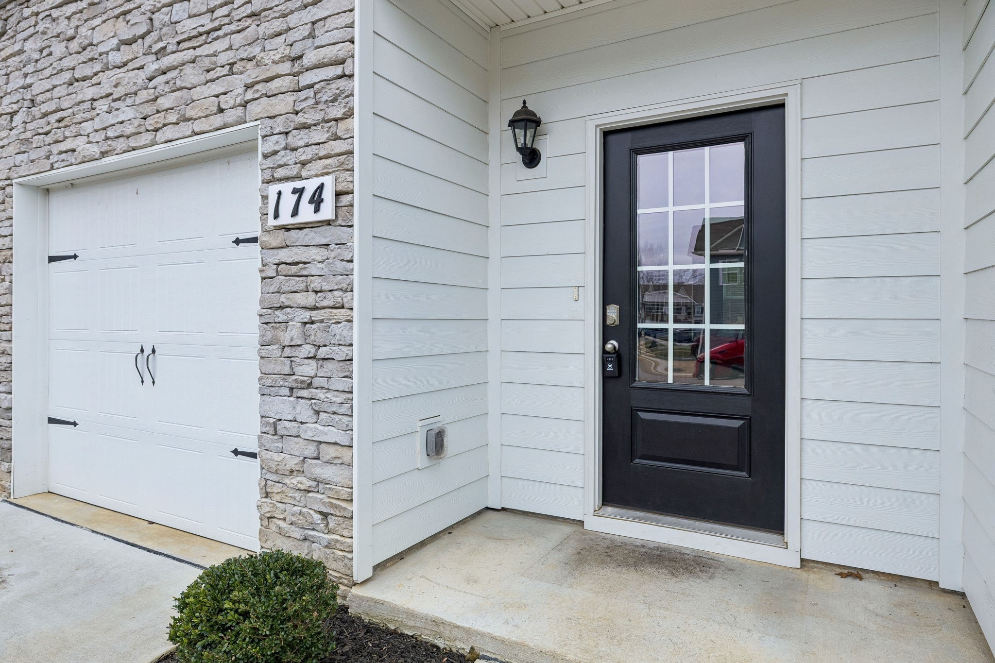 174 Mackenzie Way Lewisburg, TN 37091 - Photo 3 of 32 a view of front door of house