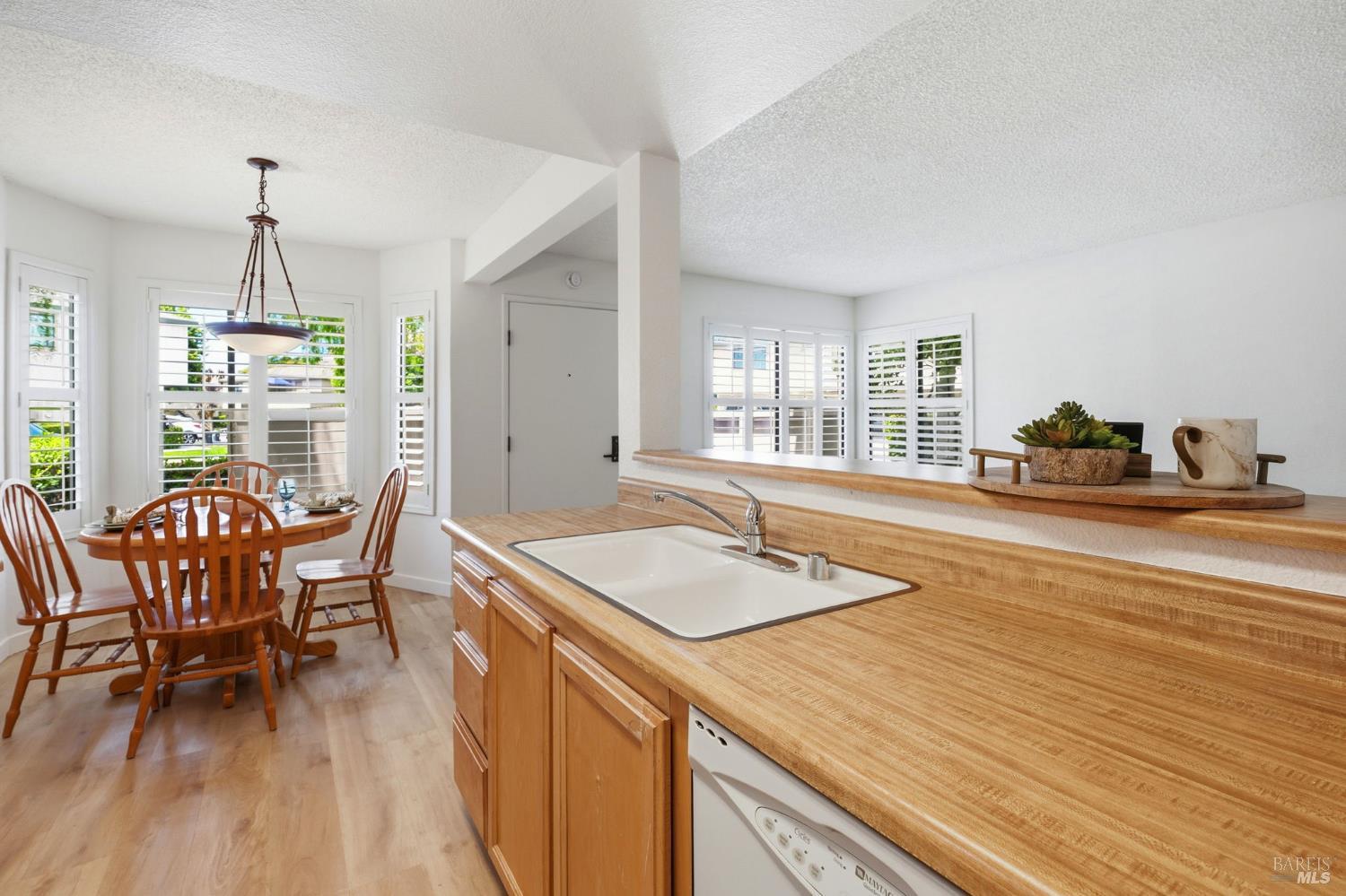 46 Wharf Circle San Rafael, CA 94903 - Photo 10 of 20