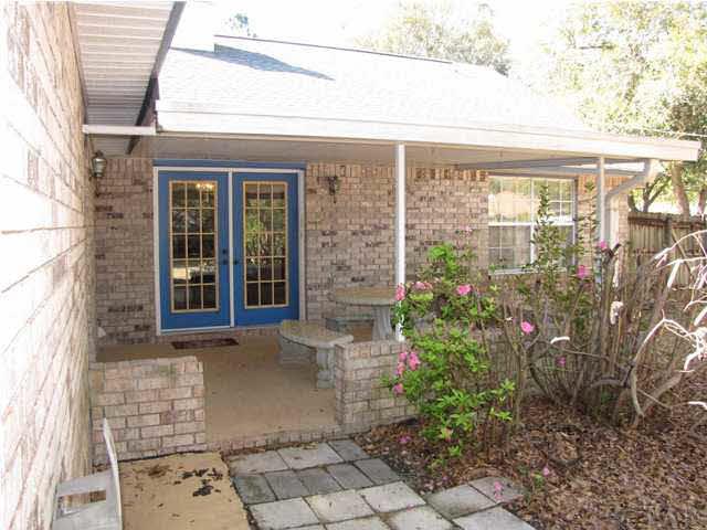 5736 Ridgefield Court Milton, FL 32583 - Photo 22 of 25 Back Patio