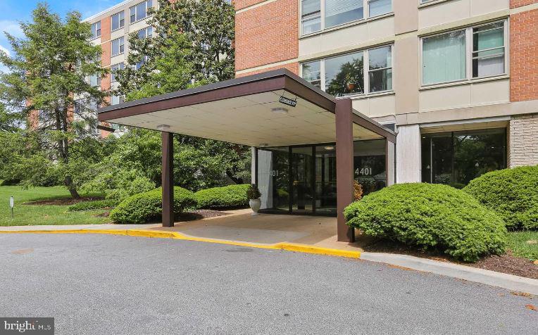 4401 Roland Avenue, Unit 507 Baltimore, MD 21210 - Photo 18 of 26 Covered entry