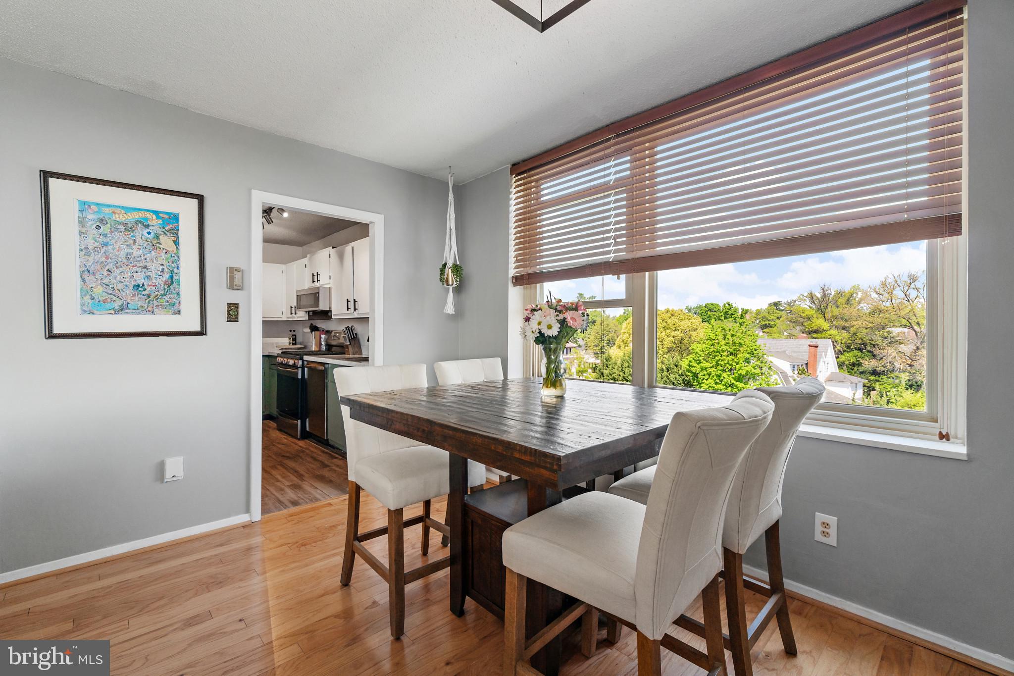 4401 Roland Avenue, Unit 507 Baltimore, MD 21210 - Photo 6 of 26 Dining area convenient to kitchen and living room