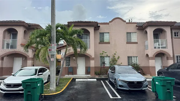 $316,378 | 8732 Northwest 107 Terrace, Unit 8732, Hialeah Gardens, FL 33018
