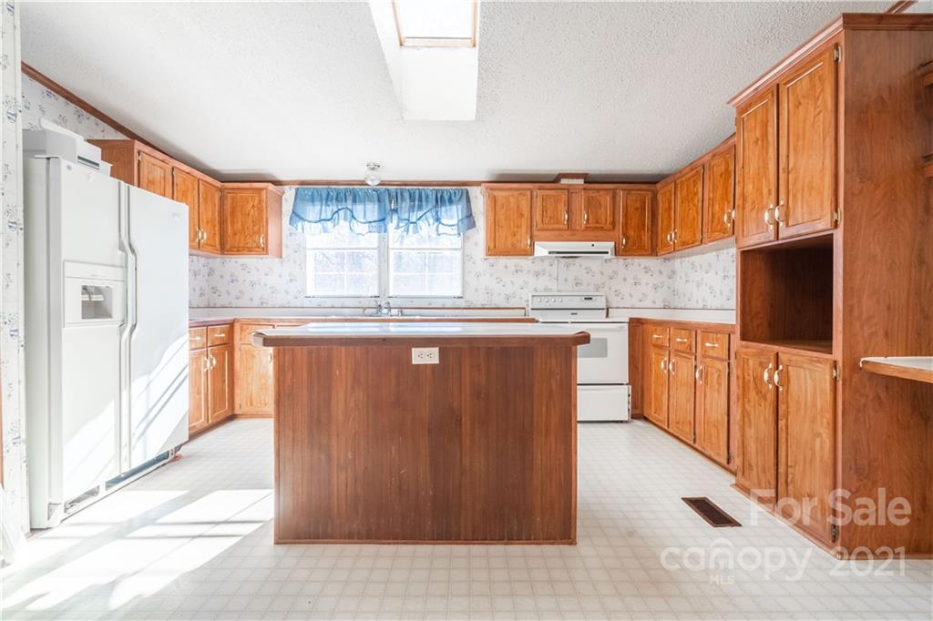 1714 Wesley Road Morganton, NC 28655 - Photo 8 of 28 Gallery Image 8