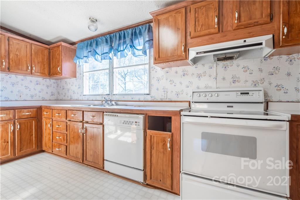 1714 Wesley Road Morganton, NC 28655 - Photo 9 of 28 Gallery Image 9