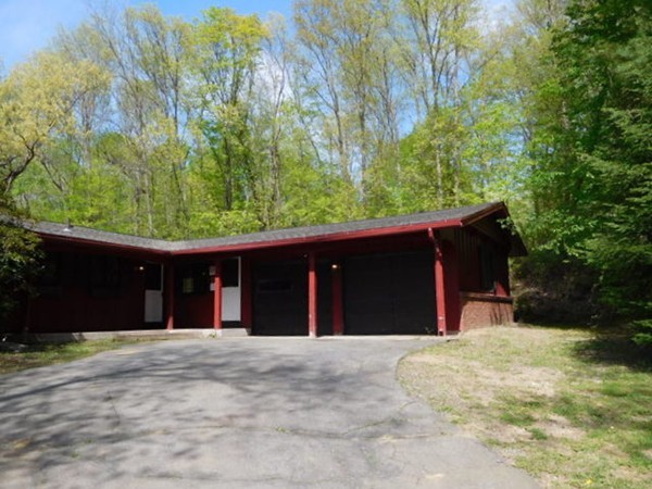 1210 Amostown Road West Springfield, MA 01089 - Photo 3 of 30