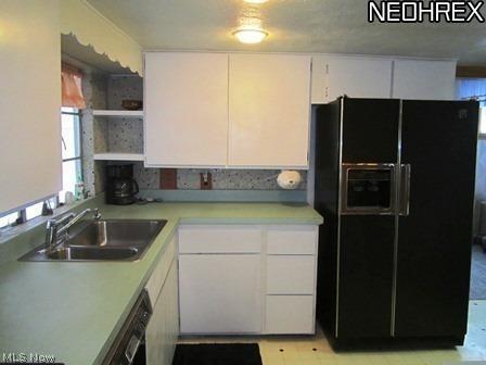 1397 Cranover Road Cleveland, OH 44124 - Photo 6 of 25 Kitchen