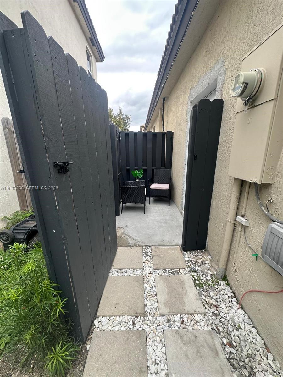 11879 Southwest 253rd Terrace Homestead, FL 33032 - Photo 5 of 15