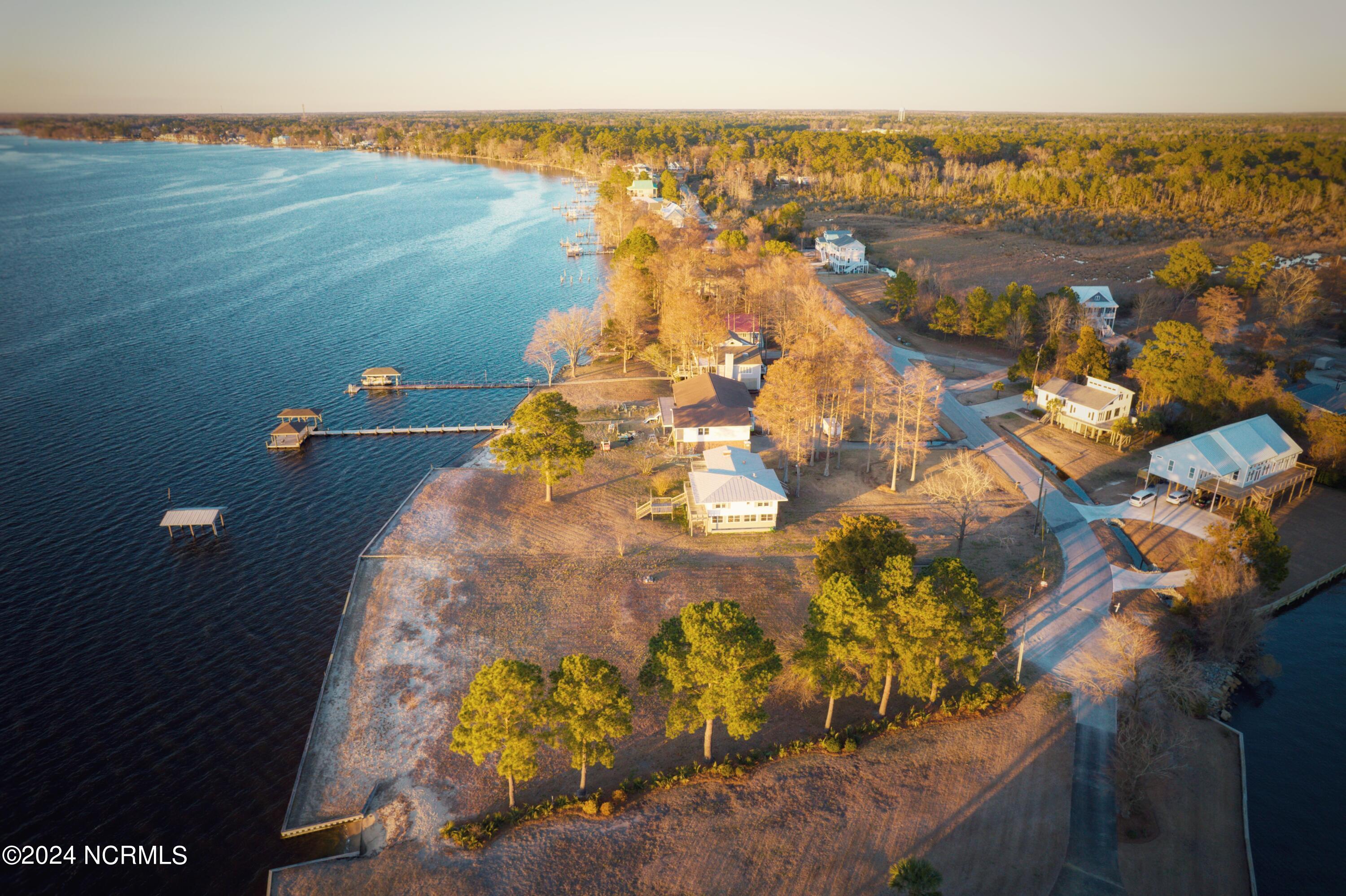 437 Riverside Drive New Bern, NC 28560 - Photo 25 of 29 437 Riverside Drive